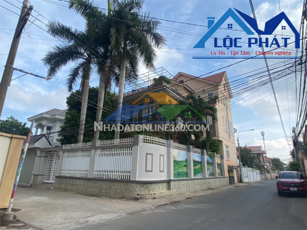 Gia đình định cư nước ngoài, cần bán Biệt Thự 2 MT 260m2 P. Tân Phong, TP Biên Hoà