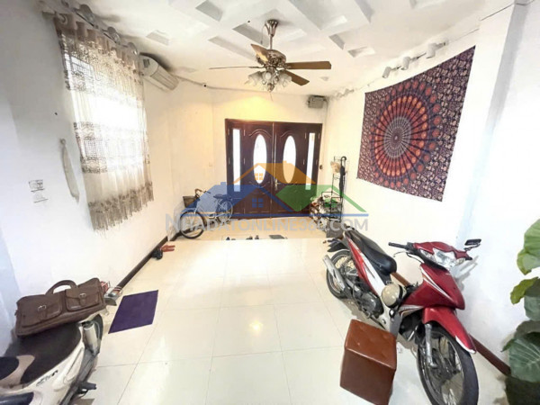"lô góc đẹp nhất khu  văn quán 50- vừa ở, vừa kinh doanh, tiền đẻ ra tiền gi..a chỉ hơn 10!"