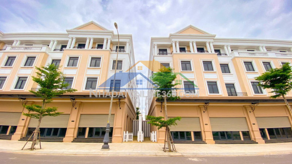 Chủ nhà bán cắt lỗ gấp căn liền kề vin shophouse quảng trị 5 tỷ bao phí sang tên
