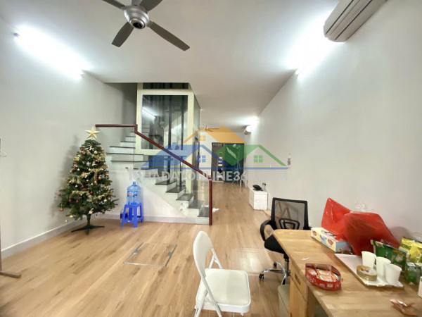 Bán đất mặt phố vũ tông phan- hoàng mai,200 m2, mạt tiền 9 m, giá 63 tỷ.