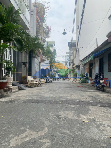 Bán nhà siêu hot – 40m² - 5 tầng – ô tô vào nhà – hẻm thông – khu vip tân phú