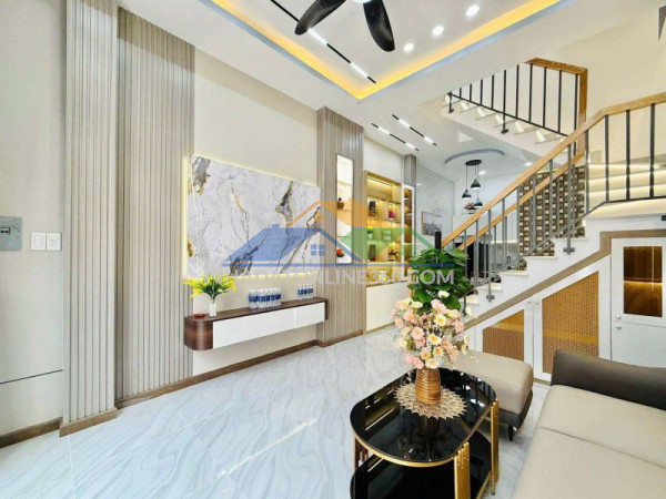 Siêu phẩm nhà đẹp  gò vấp - full nội thất - 30m2 - hẻm ba gác - cách đường số 1 chỉ 50m - 5 phút ra công làng hoa, siêu thị lotte - khu vực an ninh - nhỉnh 4