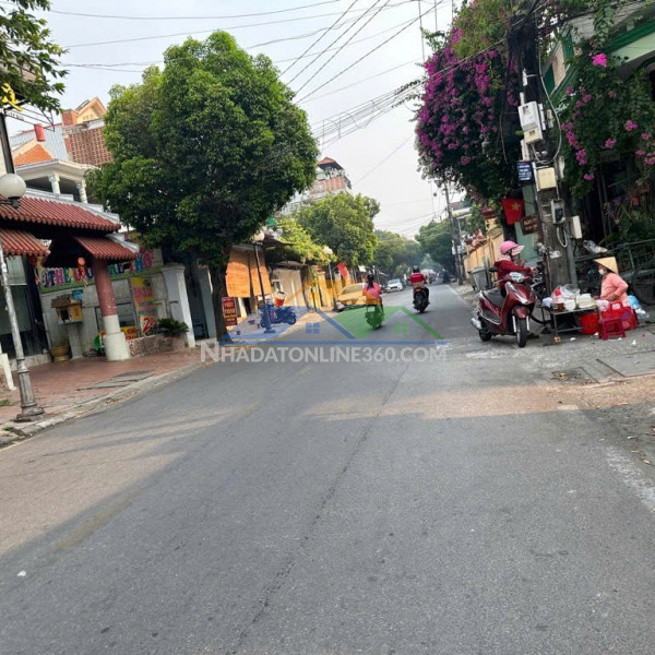 Bán nhà 4 tầng, mặt phố hà đông, kinh doanh, lô góc, vỉ hè 13 tỷ 9