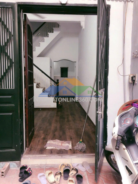 Cho thuê căn hộ tập thể giải phóng 100m2, 2 ngủ, full đồ, vào ngay 9 triệu