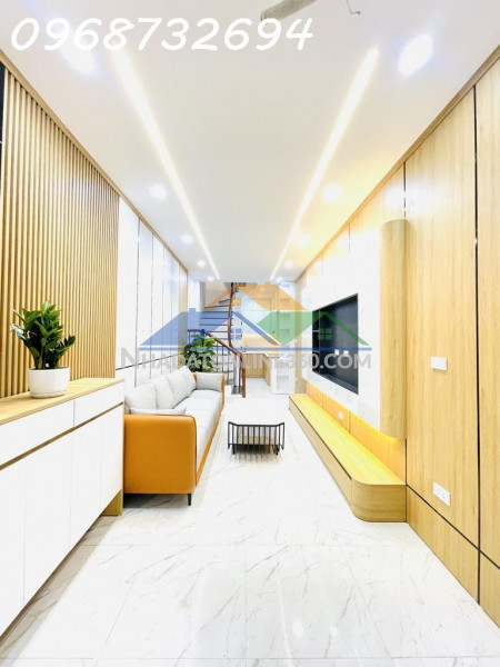 4.9 tỷ nhà đẹp như hoa hậu tt đống đa, nhà đẹp lung linh, thiết kế hiện đại, full nội thất cao cấp, khách mua chỉ việc xách vali về ở.