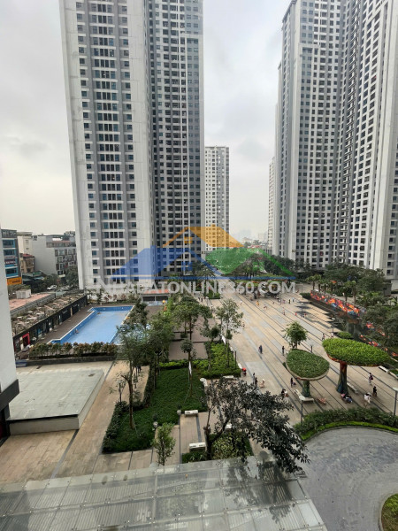Cho thuê 139m2 3pn full nội thất tòa r1 18tr vào luôn được luôn