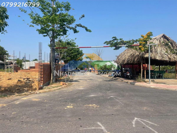 Đất nền kinh doanh buôn bán đa ngành nghề trọn sổ 1 tỷ 550 gần trường quốc tế trịnh hoài đức . lh 0799 216 799 em trinh.