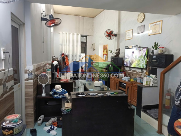 ♪ nhà kiệt lê duẩn gần chợ, ga, 38m2, gác lửng sạch, 2.09 tỷ