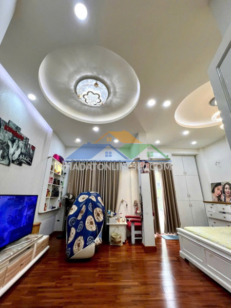 ???????????? hot hot- ngộp bank bán gấp.
????????????

???????? nhà mặt tiền khu chợ tân bình - dt 5.6m x 11.5m- 4 tầng btct- 12 tỷ thương lượng.????????