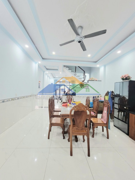 Bán nhà 100m2, 3 tầng, 3pn, 4wc, q.9, thủ đức, 7.5 tỷ, sổ hồng
