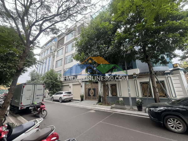 Chính chủ cần bán biệt thự vip kđt mới hạ đình,lô góc 2 mặt tiền 25m,kd đẳng cấp,giá 65 tỷ