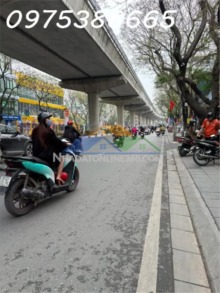 Bán nhà 42m2  mặt ngõ xuân thủy cầu giấy. lô góc gần các trường đại học, đầy đủ tiện ích