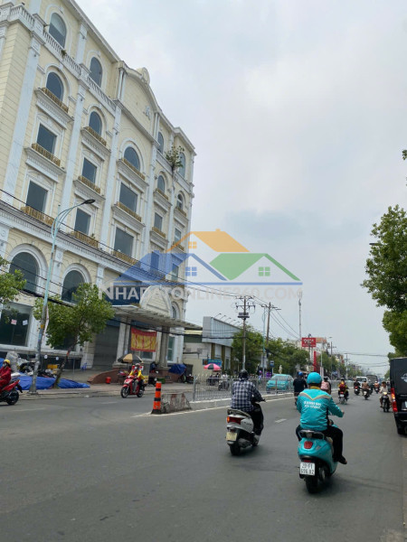 Bán đất vuông đẹp  hẻm 6m kế mặt tiền lê văn quới 10x 9m chỉ 7.5 tỷ tl
