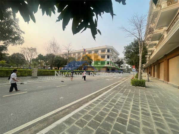Căn góc mt 11m vip. kđt xuân hưng. view công viên. lh: 0966343969
