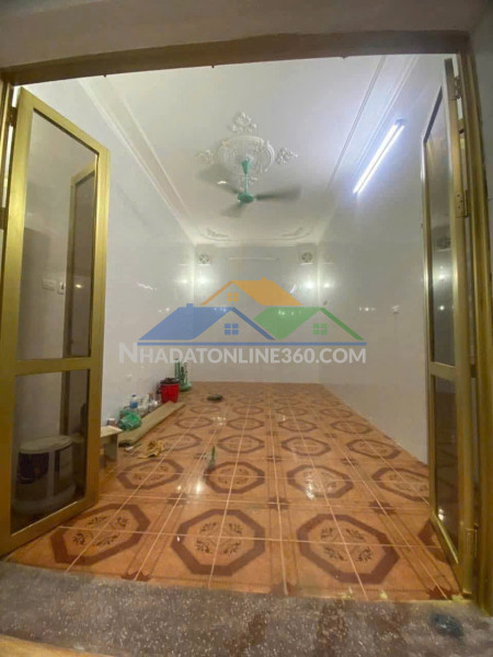 Siêu hiếm cho thuê nhà ngõ 160 hoàng mai chỉ 5 triệu, 50m2 x 1.5 tầng, 2 ngủ ở gđ, nhóm sv