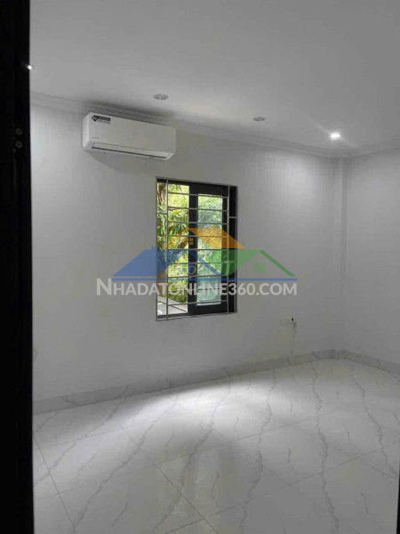 Căn tập thể đi  khoá về mở 34m2,trần hưng đạo_ hoàn kiếm.
