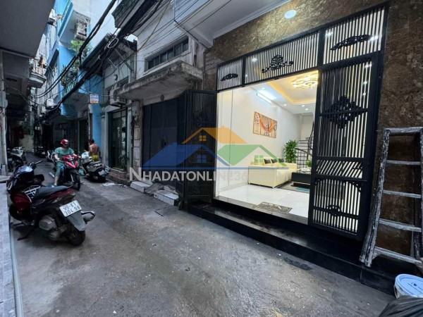 Bán nhà văn chương 40m2 mặt tiền rộng, gần phố giá bán 3,6 tỷ nhà đẹp (có thương lượng)
