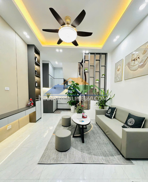Ngã tư láng hạ - nguyễn chí thanh- làm văn phòng và kinh doanh - ô tô tránh . 50m - 10m mt - 5t -17 tỉ