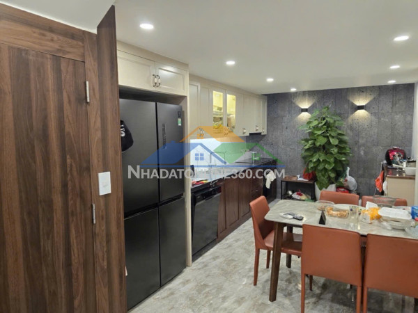 Biệt thự sân vườn tây hồ siêu đẹp-lô góc-thang máy-ô tô đỗ trong hầm 0965549363