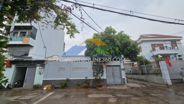 Gấp bán định cư - hẻm xe tải đông hưng thuận quận 12 - lô góc ngang 9.5m, gần 200m2, nhà cấp 4 còn mới ở ngay.
