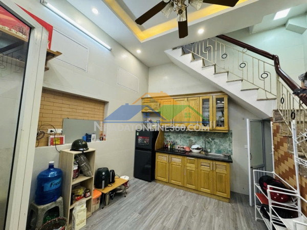 Kinh doanh - trước nhà rộng thoáng - ở cực sướng - ngõ thông 80m ra hồ ba mẫu