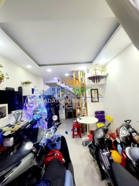 Rất gấp,4tầng btct,tặng nội thất,sát trường chinh cộng hòa chỉ 3.xtỷ