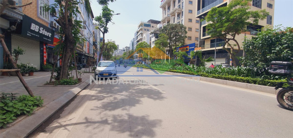 Bán nhà mặt phố lạc long quân vỉa hè kinh doanh, thang máy 55m 7tầng 27,0tỷ