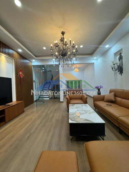 Nhà dân xây chắc chắn gần ngã tư sở- thanh xuân, 53m2, 5 tầng, mặt tiền 5m, ô tô đỗ cổng,view hồ, giá chỉ 12.x tỷ