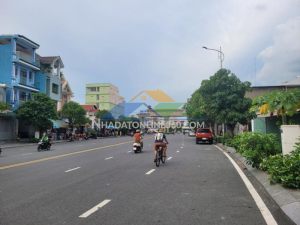 Biệt thự đẹp hiếm có khu vạn phúc – sân đậu 3 ô tô – shr – chỉ 27 tỷ