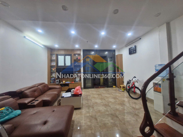 Bán nhà mặt phố bùi xương trạch, thanh xuân – 70m² x 4 tầng, sau nhà là hồ - 23 tỷ.