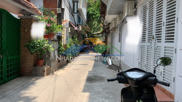 Cho thuê mbkd kd đỉnh tập thể tầng 1 ngõ ô tô phố thành công, 76m2, 1 tầng, 2 ngủ, 13 triệu