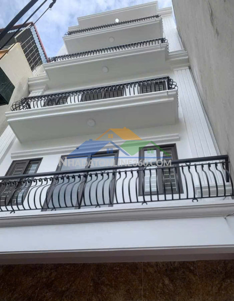 Bán nhà riêng trạm trôi 208m-3t, mt 8.3m, đường thông, giá tốt 12,5tỷ
