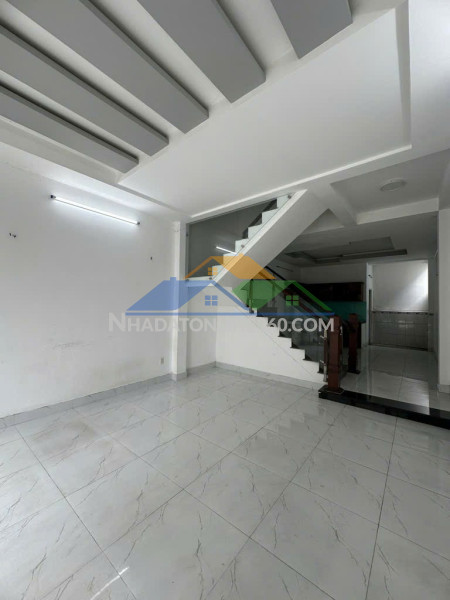 Cơ hội vàng nhà đẹp sổ hồng riêng giá tốt  vị trí đẹp chỉ 3,x t tại linh đông.