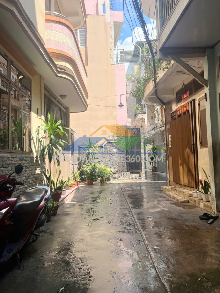 Nhà 2 tầng hẻm thông gần mặt tiền nguyễn duy p9q8