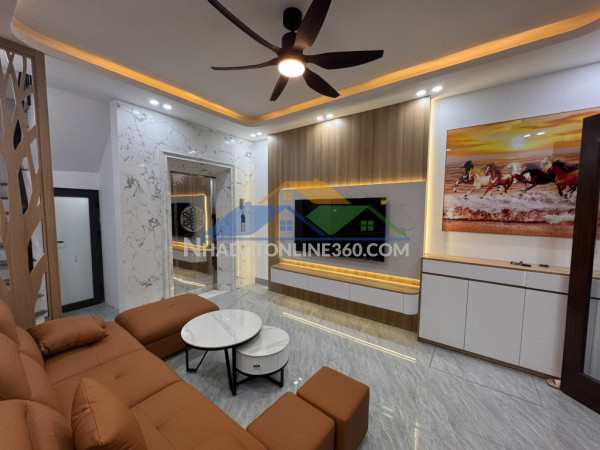 Nhà hai bà trưng 40m2, lô 8 căn chỉ còn 1 căn duy nhất, 5 tầng thang máy, khu dân trí cao