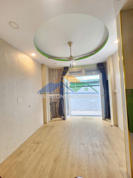 Nhà 2 tầng mặt tiền đường nghĩa thục p6q5, giá 10.8 tỷ