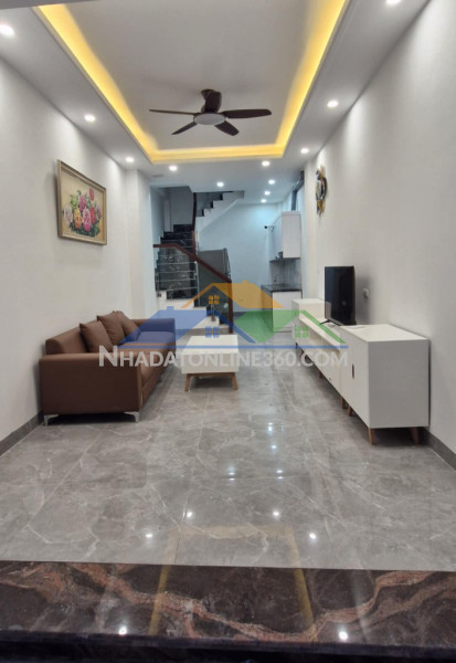 Nhà đẹp xây mới - thang máy - oto 7 chỗ vào nhà- cách mặt ngõ 10m. - kinh doanh sầm uất - thoáng trước sau.
