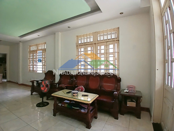 Bán nhà 1 trệt 1 lầu dĩ an,đường xe hơi 6m,gần ngã tư chiêu liêu