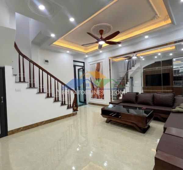 Nhà hoàng văn thái - sống thoải mái - chỉ 8,8 tỷ - ô tô chạy vòng quanh