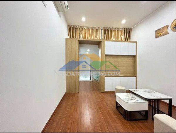 Cho thuê nhà nguyên căn ngõ 254 minh khai, 50m2 x 5 tầng, 4 ngủ, 10 triệu ở hộ gia đình
