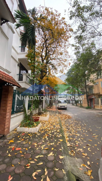 Bán nhà nguyễn khuyến văn quán 132m2, 4t, 3 mặt thoáng, sân vườn giá 37 tỷ
