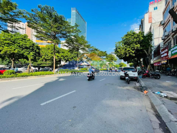 Tòa căn hộ dịch vụ (apartment) ngõ 444 đội cấn 101m/8t thang máy, mt 6m 26.5 tỷ