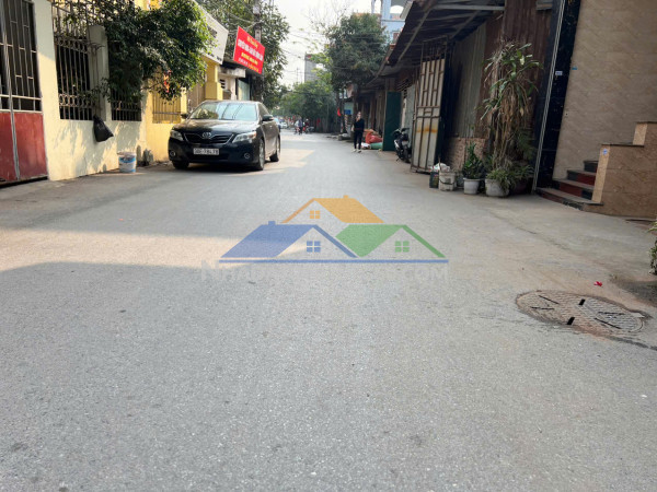 Nhanh tay sở hữu lô đất tại kđt phù khê, từ sơn, bắc ninh với diện tích 70m2, giá chỉ 1,9 tỷ vnd. 
- pháp lý đầy đủ, sổ đỏ/ sổ hồng rõ ràng.
- mặt tiền rộng