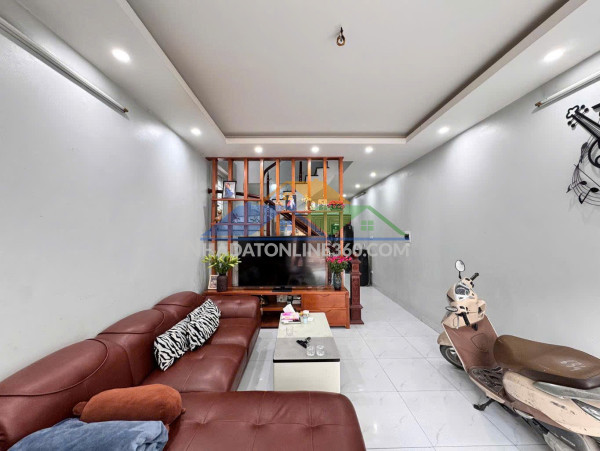 Bán nhà 38m, 5 tầng, thang máy – xuân la - ôtô ngủ trong nhà – full nội thất cao cấp – giá 11.6 tỷ