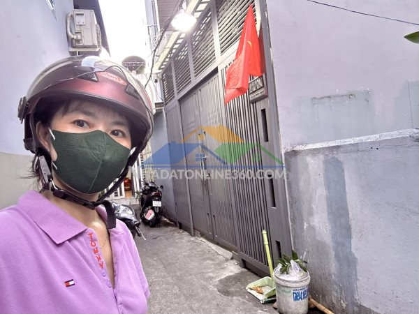 ￼￼￼????️ bề ngang lớn  lại nở hậu mang tài  lộc cho gia chủ- ngay trung tâm quận 4 - tôn đản thông vĩnh khánh -gần trường nguyễn tất thành và đại học luật???? 
