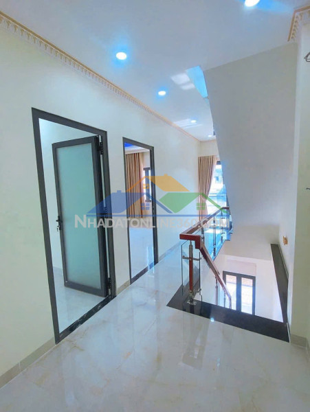 Cần bán nhanh căn nhà 1 trệt 2 lầu ngay chợ thái bình dương, thuận an, bình dương