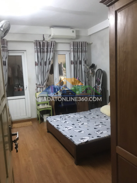 Cho thuê phòng ở đẹp an ninh tốt rộng 25 m2 bếp nấu ăn riêng tại nhà mặt phố bùi xương trạch