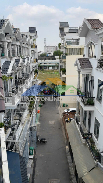 Bán nhà gò vấp view công viên gần cc dreamhome 6 tầng xe hơi vào nhà 62m2 sổ vuông