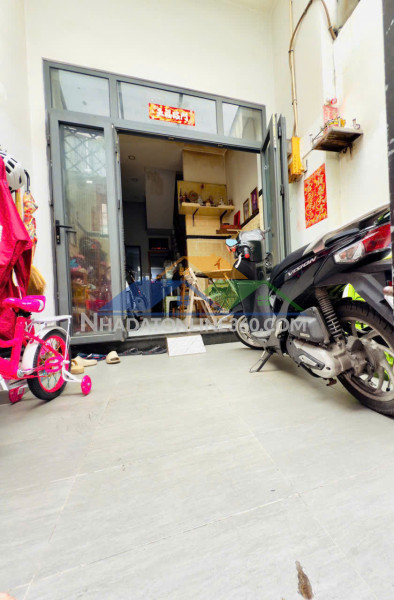 Nhà 2 tầng đường phạm thế hiển q8. giá: 2,38 tỷ tl