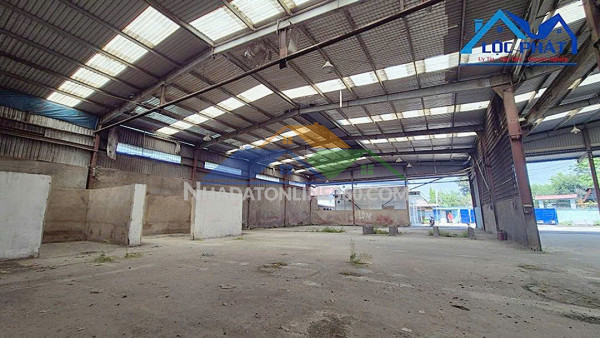 Bán nhà xưởng Phường Phước Tân Biên Hòa dt 2700m2 giá 31 tỷ Bán nhà xưởng Phường Phước Tân Biên Hòa dt 2700m2 giá 31 tỷ